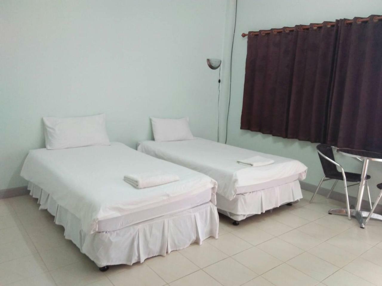 Hotel Sangthong Building à Mae Chaem Extérieur photo